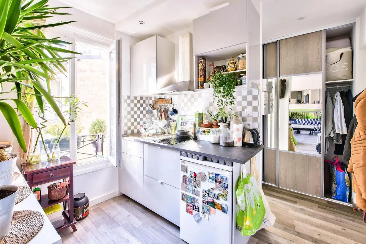 Bright Studio Of 30Sqm - Paris 20 France