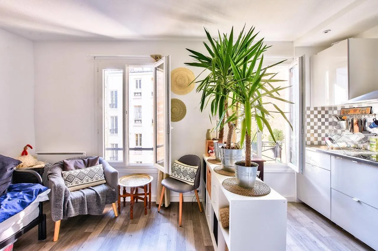 Bright Studio Of 30Sqm - Paris 20 Apartment